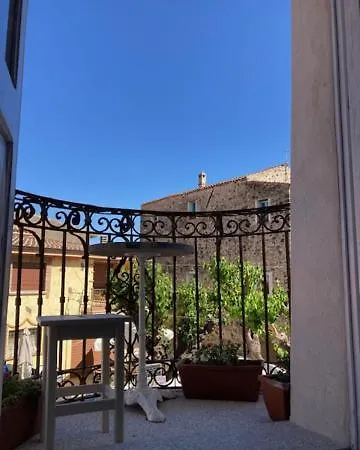 Apollo Apartment *