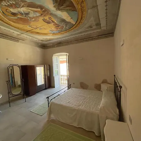 Apollo Apartment *