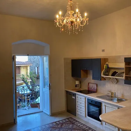 Apollo Apartment *